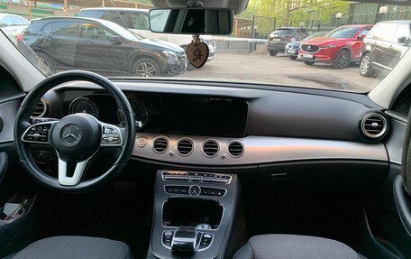 Mercedes-Benz E-Класс, 2018 год, 3 099 000 рублей, 6 фотография