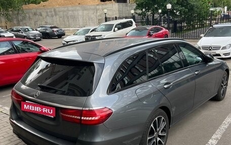 Mercedes-Benz E-Класс, 2018 год, 3 099 000 рублей, 5 фотография