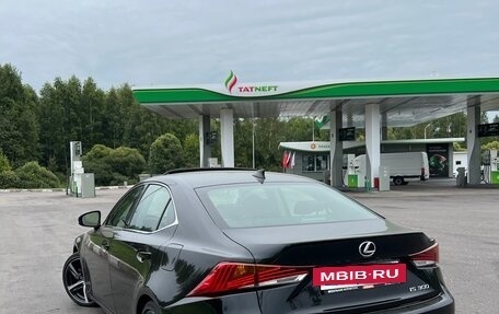 Lexus IS III, 2020 год, 2 990 000 рублей, 4 фотография
