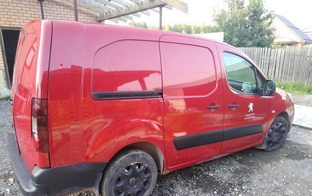 Peugeot Partner II рестайлинг 2, 2011 год, 650 000 рублей, 3 фотография