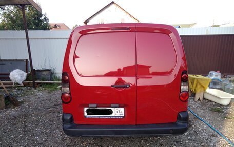 Peugeot Partner II рестайлинг 2, 2011 год, 650 000 рублей, 6 фотография