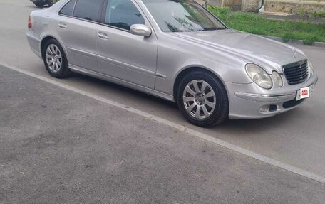 Mercedes-Benz E-Класс, 2004 год, 750 000 рублей, 3 фотография