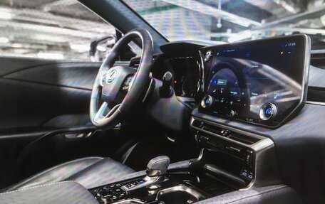 Lexus RX IV рестайлинг, 2023 год, 8 500 000 рублей, 6 фотография