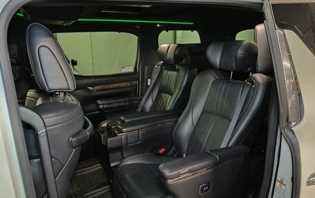 Toyota Alphard III, 2019 год, 6 000 000 рублей, 9 фотография