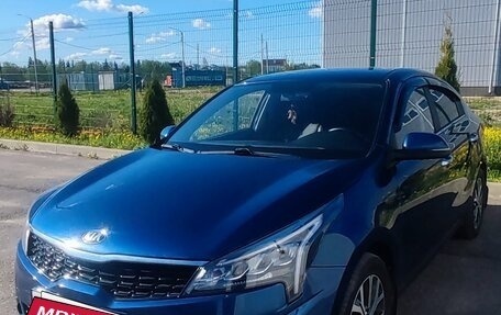 KIA Rio IV, 2021 год, 1 850 000 рублей, 3 фотография