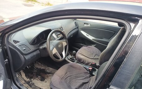 Hyundai Solaris II рестайлинг, 2013 год, 630 000 рублей, 4 фотография