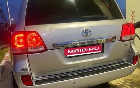 Toyota Land Cruiser 200, 2009 год, 2 400 000 рублей, 8 фотография