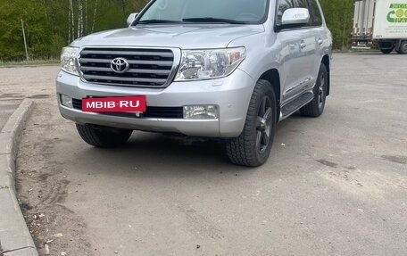 Toyota Land Cruiser 200, 2009 год, 2 400 000 рублей, 5 фотография