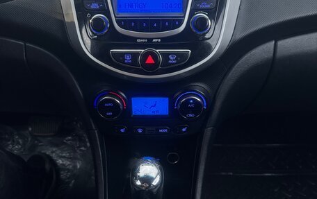 Hyundai Solaris II рестайлинг, 2012 год, 830 000 рублей, 8 фотография