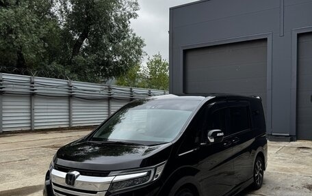 Honda Stepwgn IV, 2019 год, 2 300 000 рублей, 2 фотография