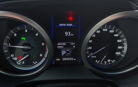 Toyota Land Cruiser Prado 150 рестайлинг 2, 2017 год, 4 190 000 рублей, 8 фотография