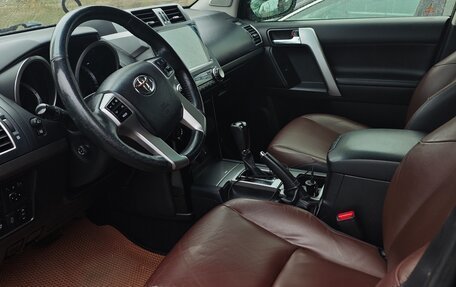 Toyota Land Cruiser Prado 150 рестайлинг 2, 2017 год, 4 190 000 рублей, 7 фотография