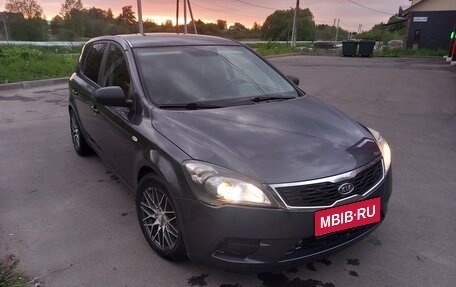 KIA cee'd I рестайлинг, 2010 год, 650 000 рублей, 1 фотография