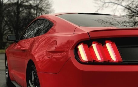 Ford Mustang VI рестайлинг, 2016 год, 2 390 000 рублей, 9 фотография