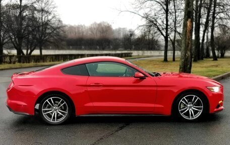 Ford Mustang VI рестайлинг, 2016 год, 2 390 000 рублей, 8 фотография