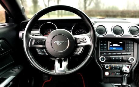 Ford Mustang VI рестайлинг, 2016 год, 2 390 000 рублей, 12 фотография