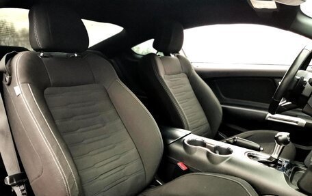 Ford Mustang VI рестайлинг, 2016 год, 2 390 000 рублей, 17 фотография