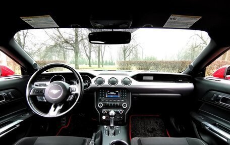 Ford Mustang VI рестайлинг, 2016 год, 2 390 000 рублей, 15 фотография