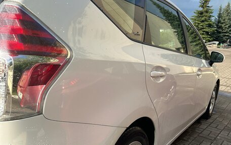 Toyota Prius v (+) I (ZVW40/41) рестайлинг, 2015 год, 1 350 000 рублей, 6 фотография