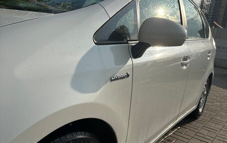 Toyota Prius v (+) I (ZVW40/41) рестайлинг, 2015 год, 1 350 000 рублей, 2 фотография