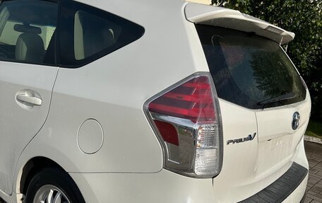 Toyota Prius v (+) I (ZVW40/41) рестайлинг, 2015 год, 1 350 000 рублей, 3 фотография