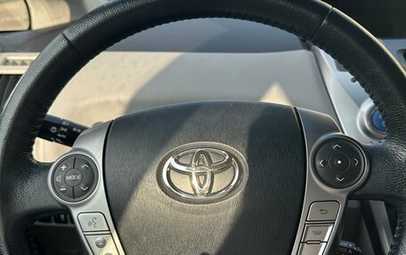 Toyota Prius v (+) I (ZVW40/41) рестайлинг, 2015 год, 1 350 000 рублей, 13 фотография