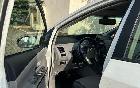 Toyota Prius v (+) I (ZVW40/41) рестайлинг, 2015 год, 1 350 000 рублей, 11 фотография