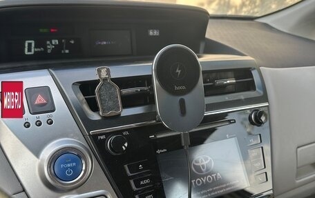 Toyota Prius v (+) I (ZVW40/41) рестайлинг, 2015 год, 1 350 000 рублей, 14 фотография