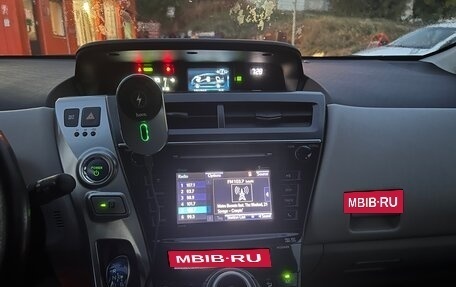 Toyota Prius v (+) I (ZVW40/41) рестайлинг, 2015 год, 1 350 000 рублей, 25 фотография