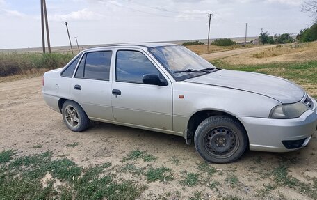 Daewoo Nexia I рестайлинг, 2010 год, 300 000 рублей, 2 фотография