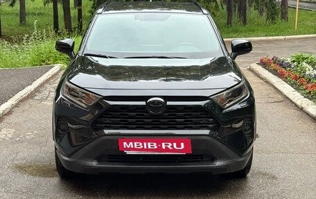 Toyota RAV4, 2021 год, 3 950 000 рублей, 2 фотография