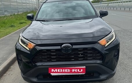 Toyota RAV4, 2021 год, 3 950 000 рублей, 4 фотография
