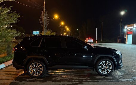 Toyota RAV4, 2021 год, 3 950 000 рублей, 6 фотография