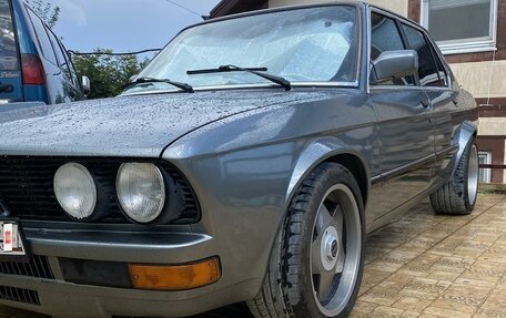 BMW 5 серия, 1985 год, 750 000 рублей, 15 фотография