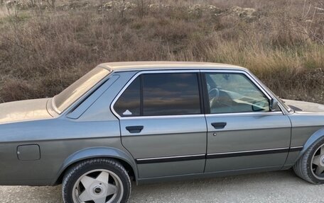 BMW 5 серия, 1985 год, 750 000 рублей, 21 фотография