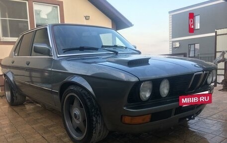 BMW 5 серия, 1985 год, 750 000 рублей, 16 фотография