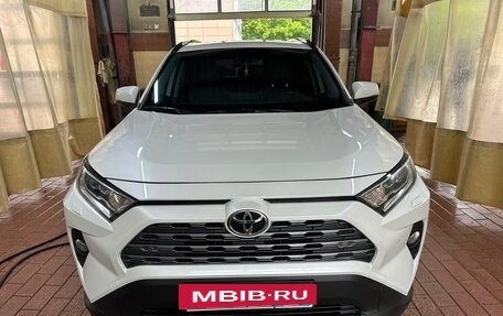 Toyota RAV4, 2022 год, 4 250 000 рублей, 2 фотография