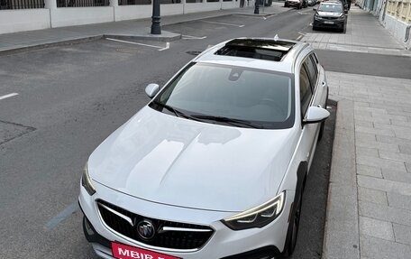 Buick Regal VI, 2017 год, 2 950 000 рублей, 2 фотография