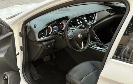 Buick Regal VI, 2017 год, 2 950 000 рублей, 17 фотография