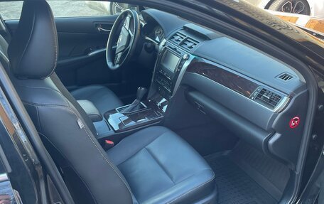 Toyota Camry, 2017 год, 2 700 000 рублей, 2 фотография