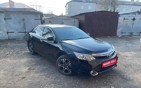 Toyota Camry, 2017 год, 2 700 000 рублей, 4 фотография