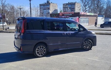 Toyota Noah III, 2015 год, 1 590 000 рублей, 4 фотография