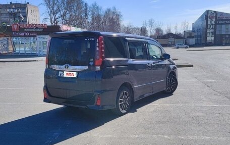 Toyota Noah III, 2015 год, 1 590 000 рублей, 5 фотография