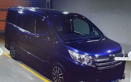 Toyota Noah III, 2015 год, 1 590 000 рублей, 10 фотография