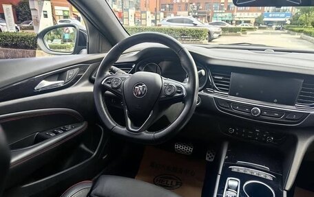 Buick Regal VI, 2022 год, 1 990 000 рублей, 10 фотография