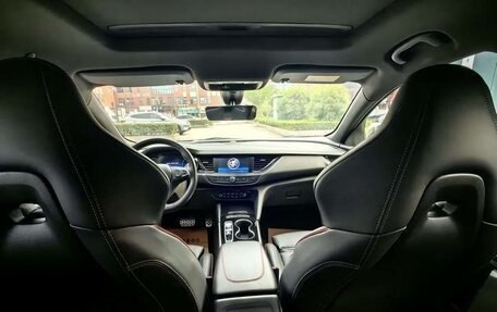 Buick Regal VI, 2022 год, 1 990 000 рублей, 12 фотография
