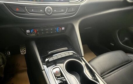 Buick Regal VI, 2022 год, 1 990 000 рублей, 13 фотография