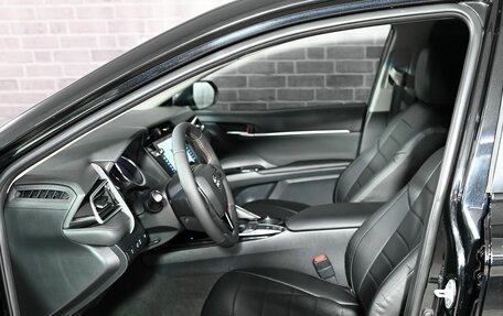 Toyota Camry, 2019 год, 3 020 000 рублей, 10 фотография
