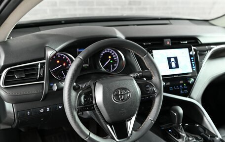 Toyota Camry, 2019 год, 3 020 000 рублей, 12 фотография
