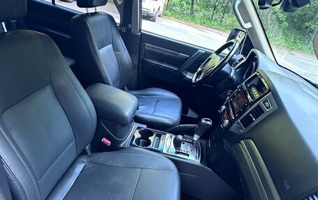 Mitsubishi Pajero IV, 2019 год, 4 250 000 рублей, 15 фотография